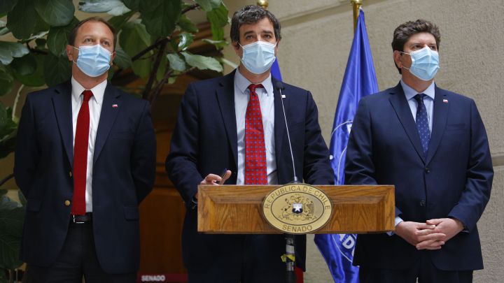 Sigue el minuto a minuto en vivo y en directo online de AS.com con toda la información respecto al Coronavirus, casos, muertes, y el calendario de la vacuna en Chile, hoy, viernes 23 de abril.