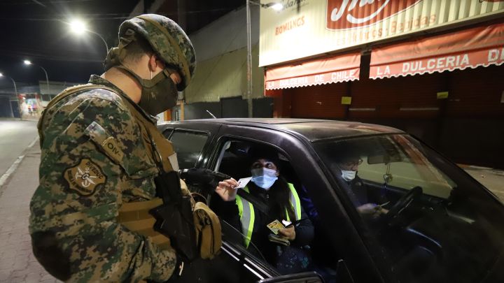 Toque de queda hoy, lunes 3 de mayo en Chile: horarios, hasta cuándo va y multas por salir