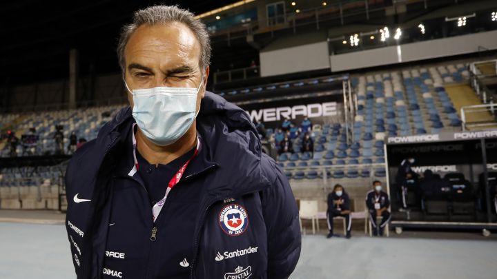 El técnico uruguayo convocó a 11 futbolistas del medio local para entrenar en Juan Pinto Durán entre el lunes 10 y el miércoles 12 de mayo.