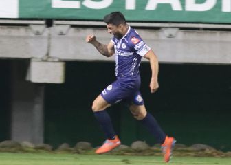 Santa Cruz ganó en un duelo marcado por uno de los peores penales de la historia