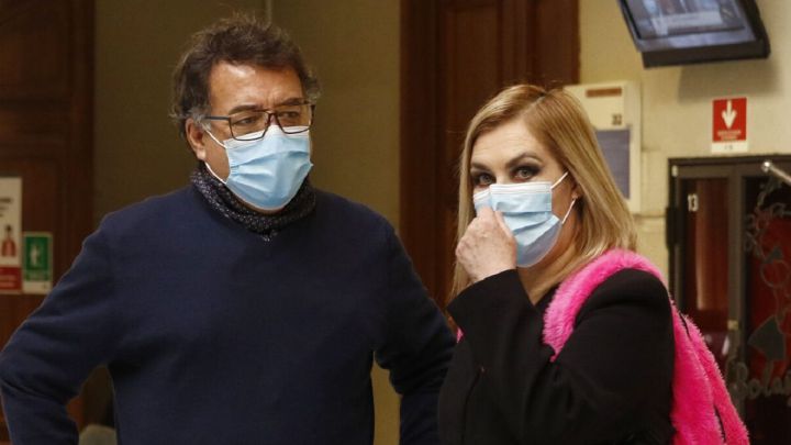 Las multas que enfrenta Pamela Jiles por llamar a votar por su marido
