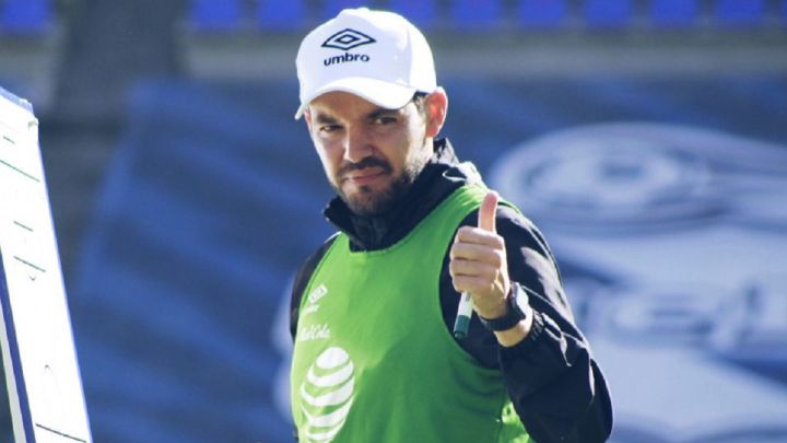 "Sé que volveré a Chile; me gustaría dirigir a un equipo grande"