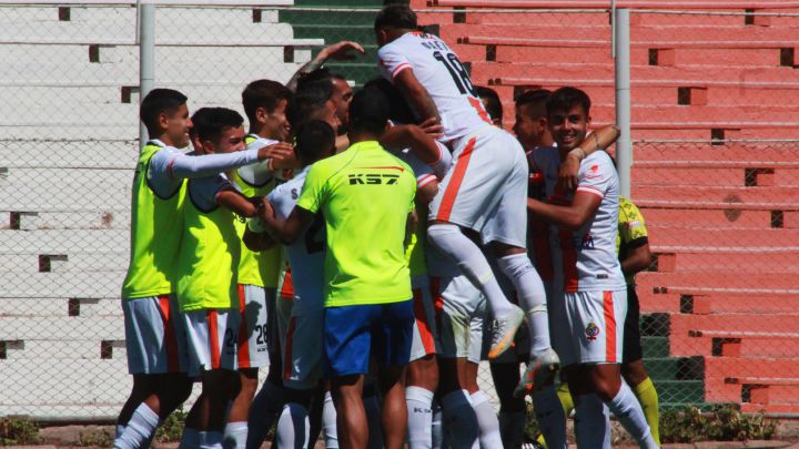 Varas tenía la receta: Cobresal corta la racha de La Serena