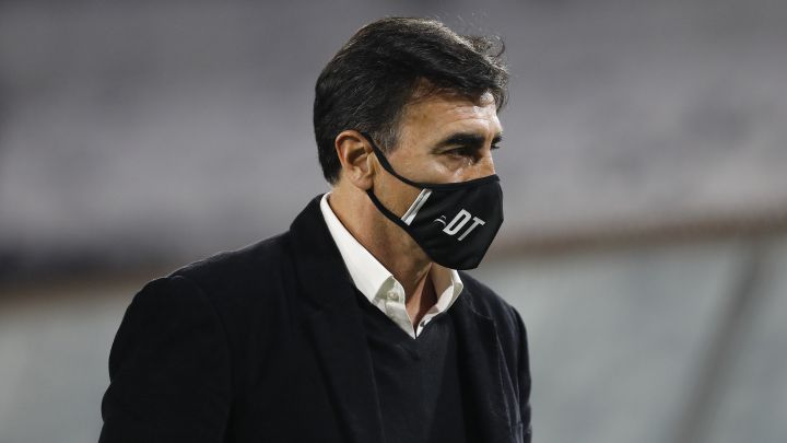 Quinteros dio el perfil del '9' que necesita contratar