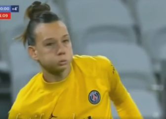 La valiente atajada de Endler que acerca al PSG al título