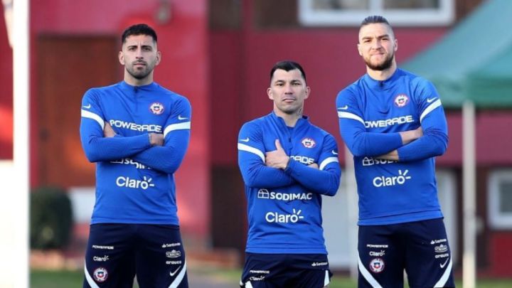 ¿Por qué Lasarte quiere a Medel junto a Maripán y Sierralta ante Bolivia?