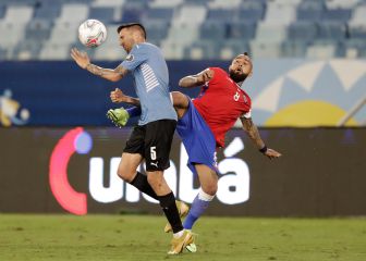 La jugada que sacó a Arturo Vidal del partido ante Uruguay