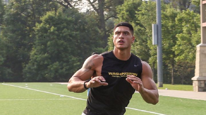 Chileno de la NFL sorprende con el short de un equipo grande: un jugador le comentó