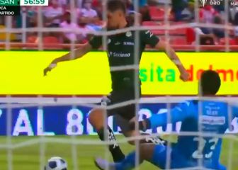 ¡Se sacó al arquero! El notable golazo de Diego Valdés en México