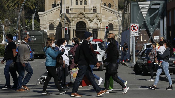 Curva y mapa de casos, contagios y muertes por región en Chile, hoy, martes 3 de agosto