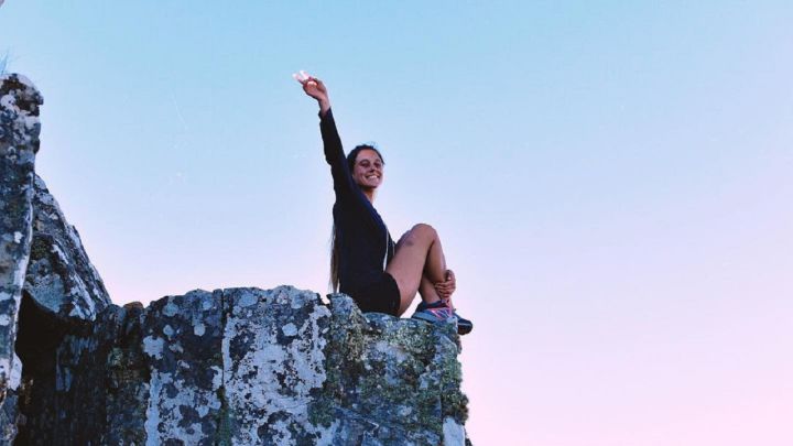 Snowboard, TV y un gran plan: la nueva vida de la reina de la montaña en Chile