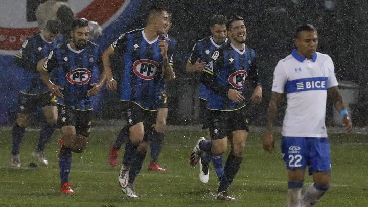 Huachipato y la lluvia le dan un nuevo mazazo a Poyet
