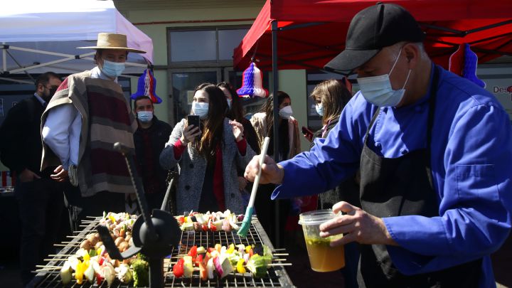 Fiestas Patrias 2021: ¿con cuántas personas me puedo reunir el 18 de septiembre?