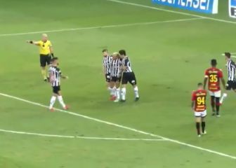 Vargas anotó un gol en Brasil