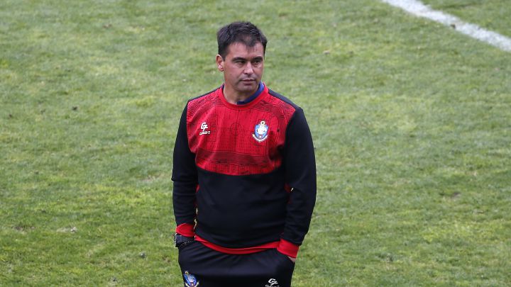 Antofagasta informó la salida de Juan José Ribera y anunció a su reemplazante