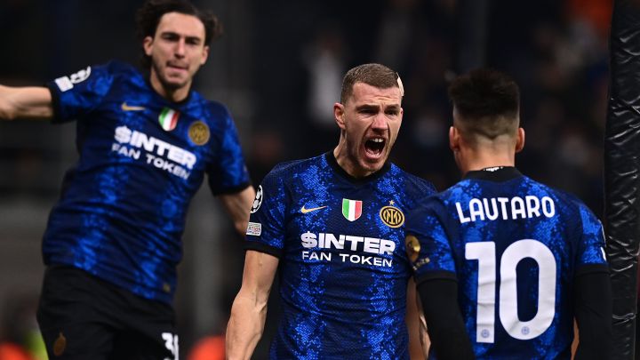 Dzeko enseña el camino y el Inter se clasifica a los octavos de final