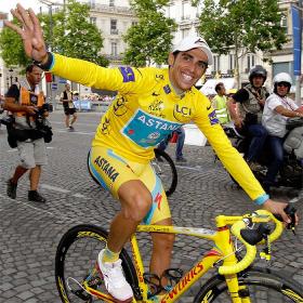 La UCI suspende provisionalmente a Contador por un "resultado analítico adverso" en el Tour La UCI suspende provisionalmente a Contador por un "resultado analítico adverso" en el Tour