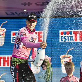 Taylor Phinney se puso la primera maglia rosa Taylor Phinney se puso la primera maglia rosa