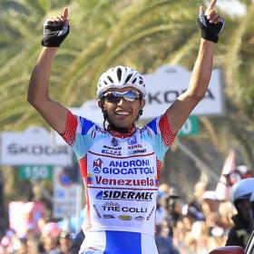 Rubiano gana en solitario y Malori se enfunda la maglia Rubiano gana en solitario y Malori se enfunda la maglia