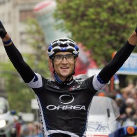 Muere atropellado Cabedo, ciclista del Euskaltel-Euskadi Muere atropellado Cabedo, ciclista del Euskaltel-Euskadi