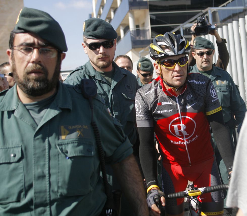 Lance Armstrong confesaría para no terminar en la cárcel