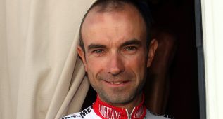 Ángel Vicioso se retira del Giro tras su caída en la etapa de ayer