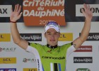 Elia Viviani vence al sprint y Valverde sube al quinto puesto