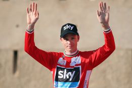 Chris Froome se alza como vencedor final del Tour de Omán