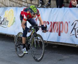Valverde ensaya en el pavés de cara al Tour de Francia