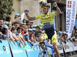 Contador empieza arrasando en la Vuelta al País Vasco