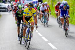 El holandés Poels se aprovecha de la guerra Contador-Valverde