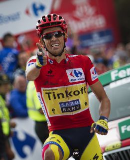 Festival de Contador, que gana media Vuelta en La Farrapona