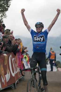 Chris Froome desbanca a Contador por sólo 2 segundos