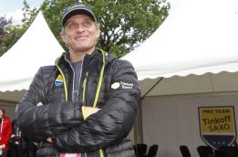 Oleg Tinkov dirigirá al equipo de Contador desde el coche