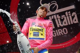 Contador, uno de los 16 ciclistas españoles que vistieron el rosa