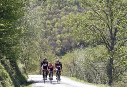 De las 94 etapas con meta en Asturias, 49 fueron en alto