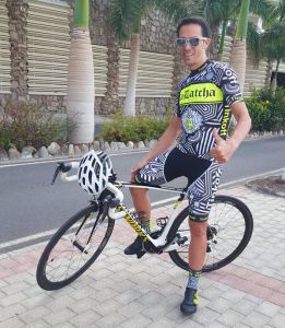 El Tinkoff de Contador luce su nuevo maillot de entrenamiento