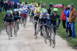 Izagirre y Contador avivan la etapa y Démare remata al sprint