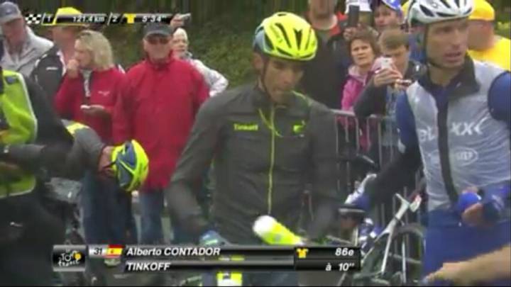 Contador, otra vez implicado en una caída en el Tour