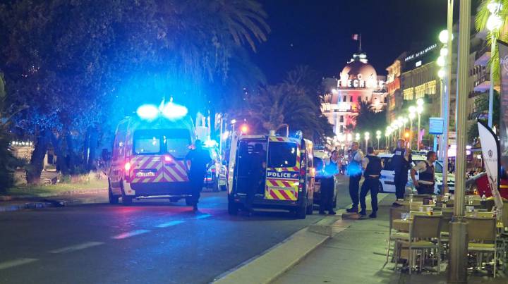 Foto del camión que cometió el atropello con víctimas en Niza