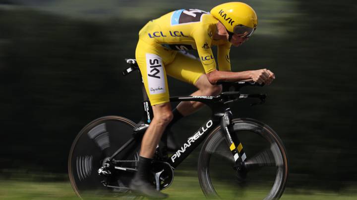 Chris Froome wins Stage 18 and increases his overall lead