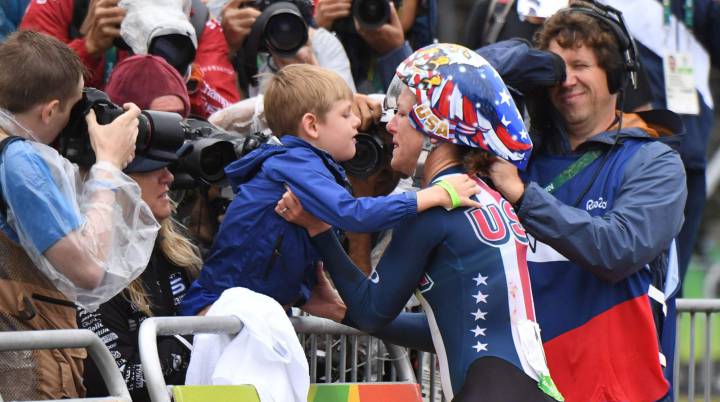 Armstrong logra el tercer oro olímpico seguido en ciclismo