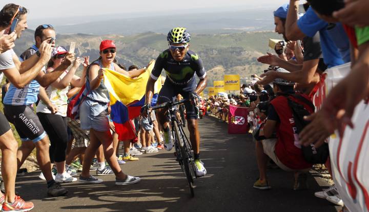 Nairo Quintana reina en La Camperona y es maillot rojo