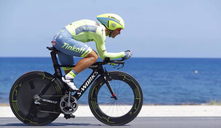 Froome vuela y le recorta 2:16 a Quintana; Contador, en el podio