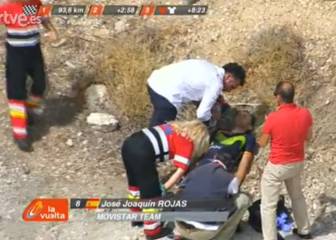 Compañero de Nairo evacuado en ambulancia tras sufrir caída