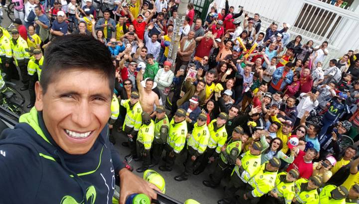Nairo Quintana presume de Vuelta por las calles de Bogotá