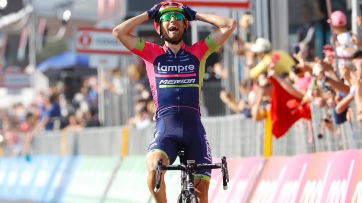 Diego Ulissi, con el maillot del Lampre-Mérida, celebra su victoria en Praia a Mare en la cuarta etapa del Giro de Italia 2016.
