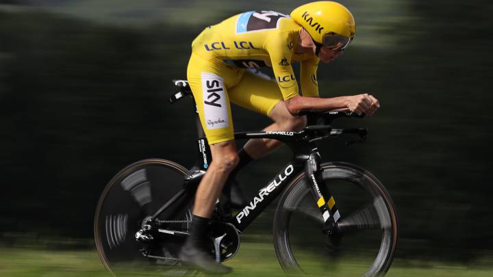 Chris Froome viste de amarillo durante la contrarreloj del Tour de Francia 2016 entre Sallanches y Megeve.
