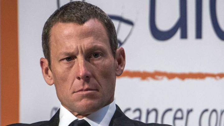 Armstrong se sentará en el banquillo: le piden 100 millones