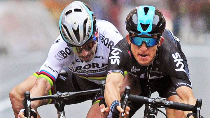 Michal Kwiatkowski se impone en la llegada al eslovaco Peter Sagan para proclamarse vencedor de la Milán-San Remo. 